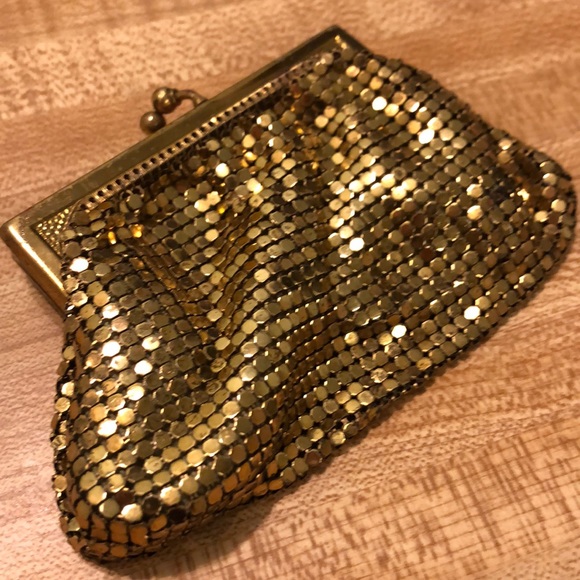 Vintage Gold Change Purse - Picture 2 of 8